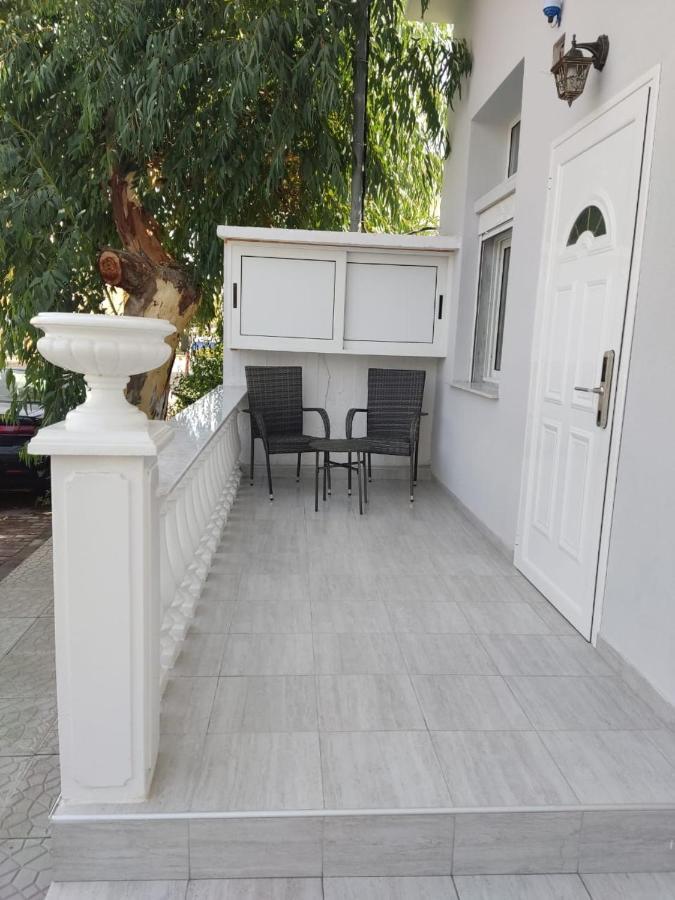 Ulyana - Ancient Greece In Center *